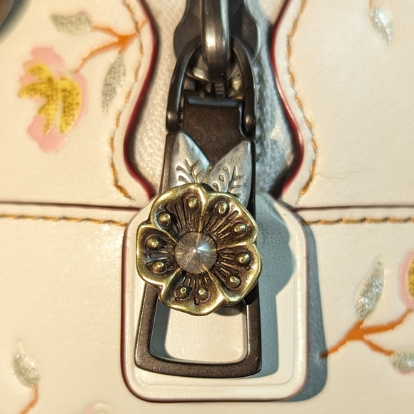 🦄HTF 1941 Tea Rose Turnlock Camera bag with vintage floral print - Picture 12 of 12